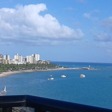 APART NO EDIF NEO BEIRA MAR DE PAJUCARA fica na Rua Julio Plech Filho 60 CONSUMO ELETRICO É PAGO NO CKECK-OUT Maceió Esterno foto
