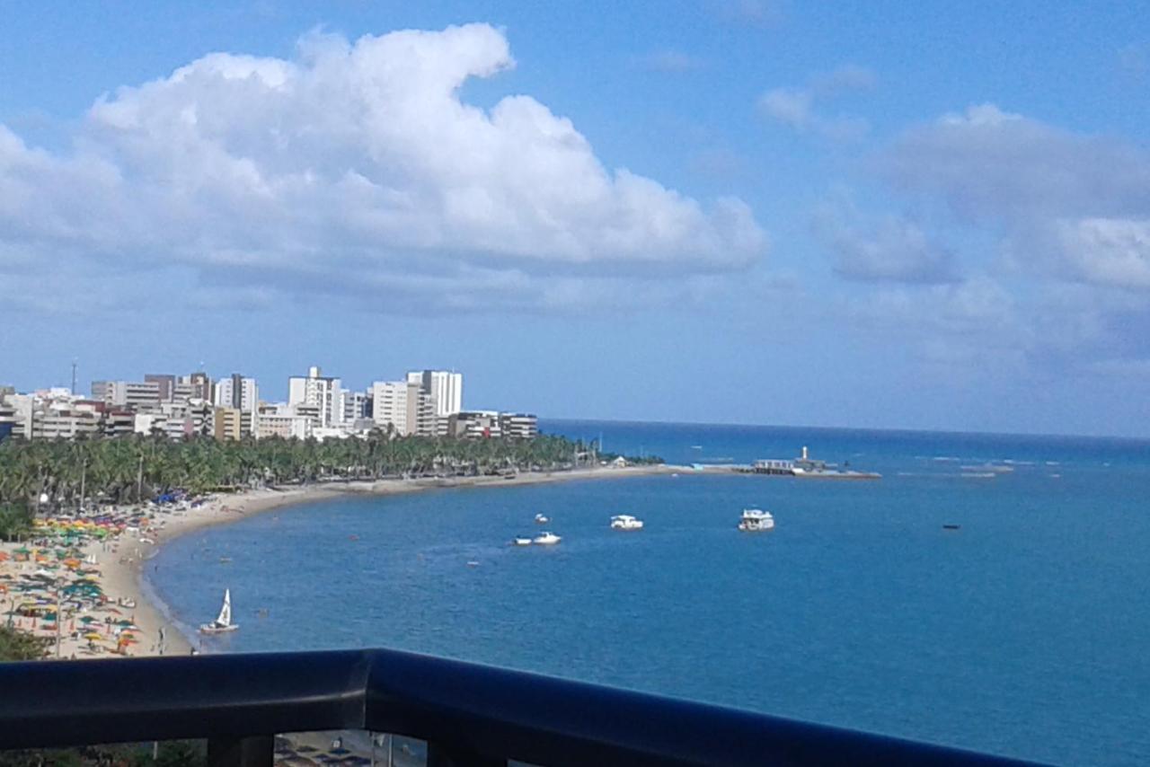 APART NO EDIF NEO BEIRA MAR DE PAJUCARA fica na Rua Julio Plech Filho 60 CONSUMO ELETRICO É PAGO NO CKECK-OUT Maceió Esterno foto