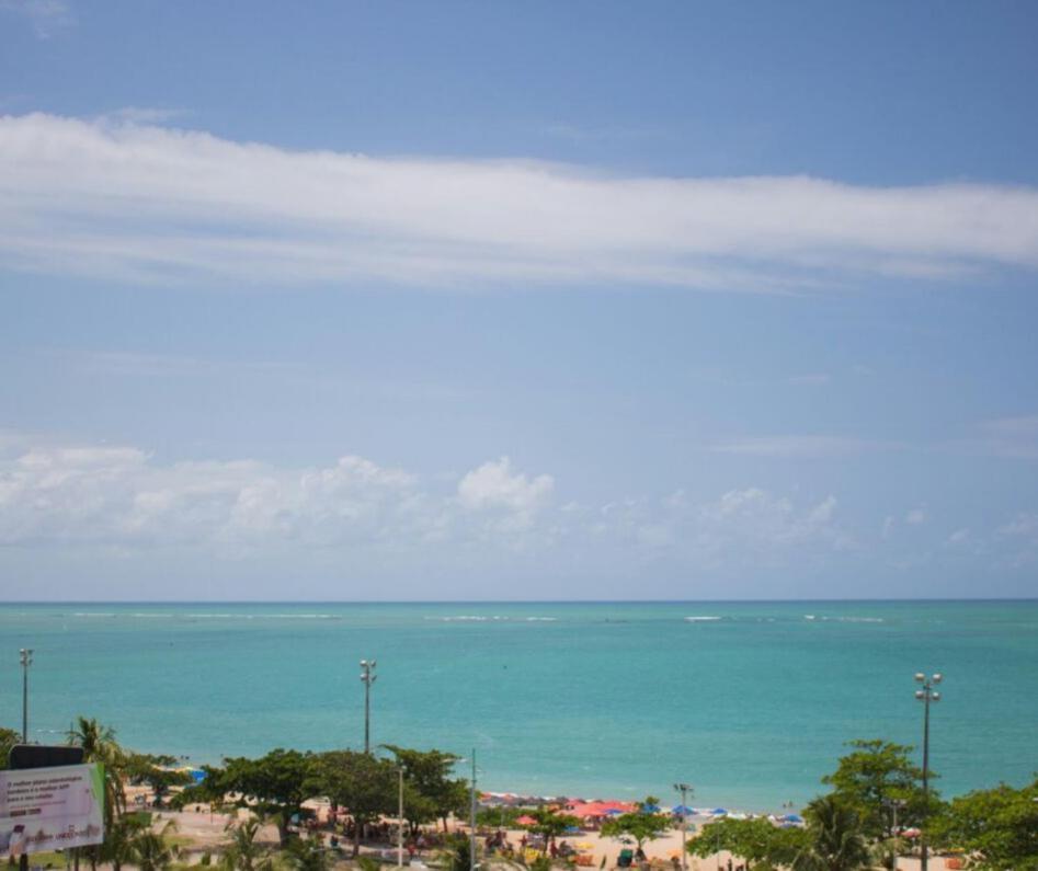 APART NO EDIF NEO BEIRA MAR DE PAJUCARA fica na Rua Julio Plech Filho 60 CONSUMO ELETRICO É PAGO NO CKECK-OUT Maceió Esterno foto