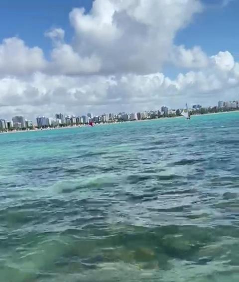 APART NO EDIF NEO BEIRA MAR DE PAJUCARA fica na Rua Julio Plech Filho 60 CONSUMO ELETRICO É PAGO NO CKECK-OUT Maceió Esterno foto
